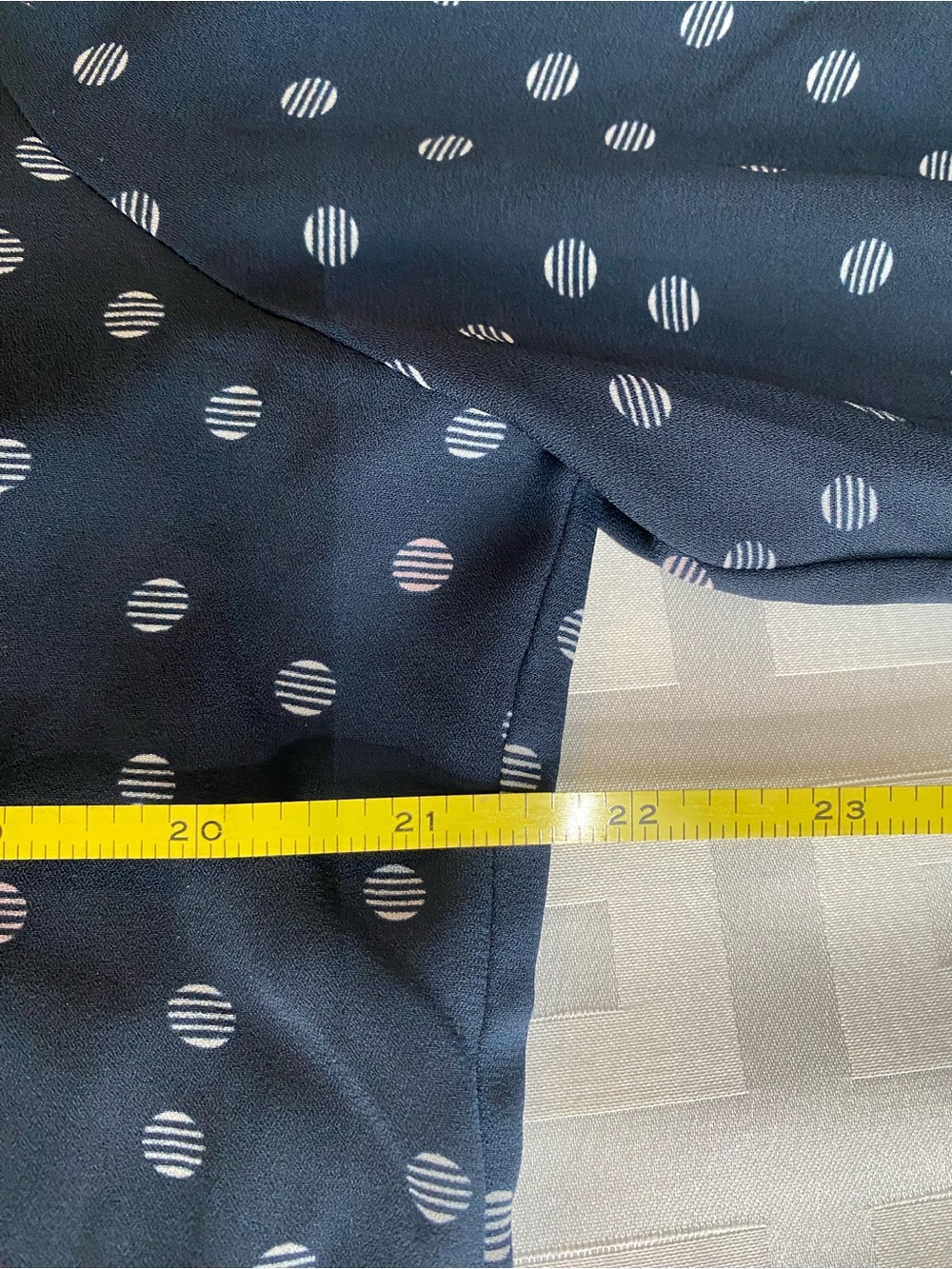 Banana Republic polka dot long-sleeve blouse Navy Blue Size Large - Picture 10 of 12